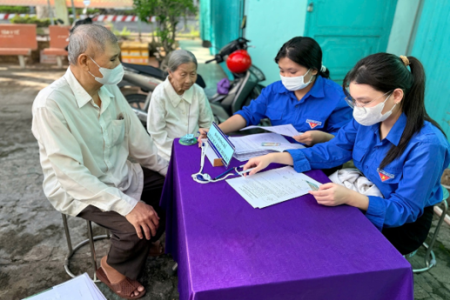 Đoàn phường Sa Đéc xung kích, tình nguyện hỗ trợ đợt cao điểm khám sức khỏe toàn dân năm 2026