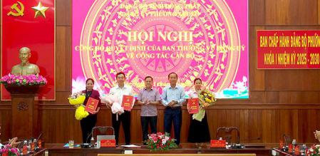 Phường Sa Đéc: Công bố các quyết định của Ban Thường vụ Đảng ủy về công tác cán bộ